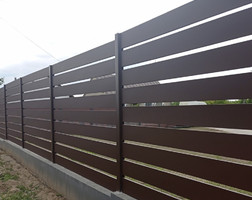 Забор-Планкен, ширина 120 мм, RAL 8017, двустороннее полимерное глянцевое покрытие