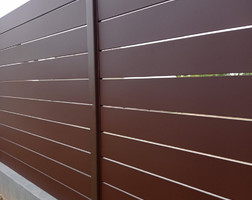 Забор-Планкен, ширина 190 мм, RAL 8017, двустороннее полимерное глянцевое покрытие